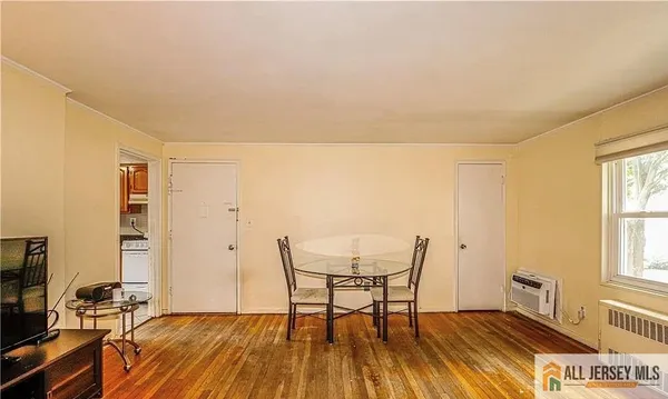 $2,000 | 28 B Garfield Park, Unit 2802, Edison, NJ 08837