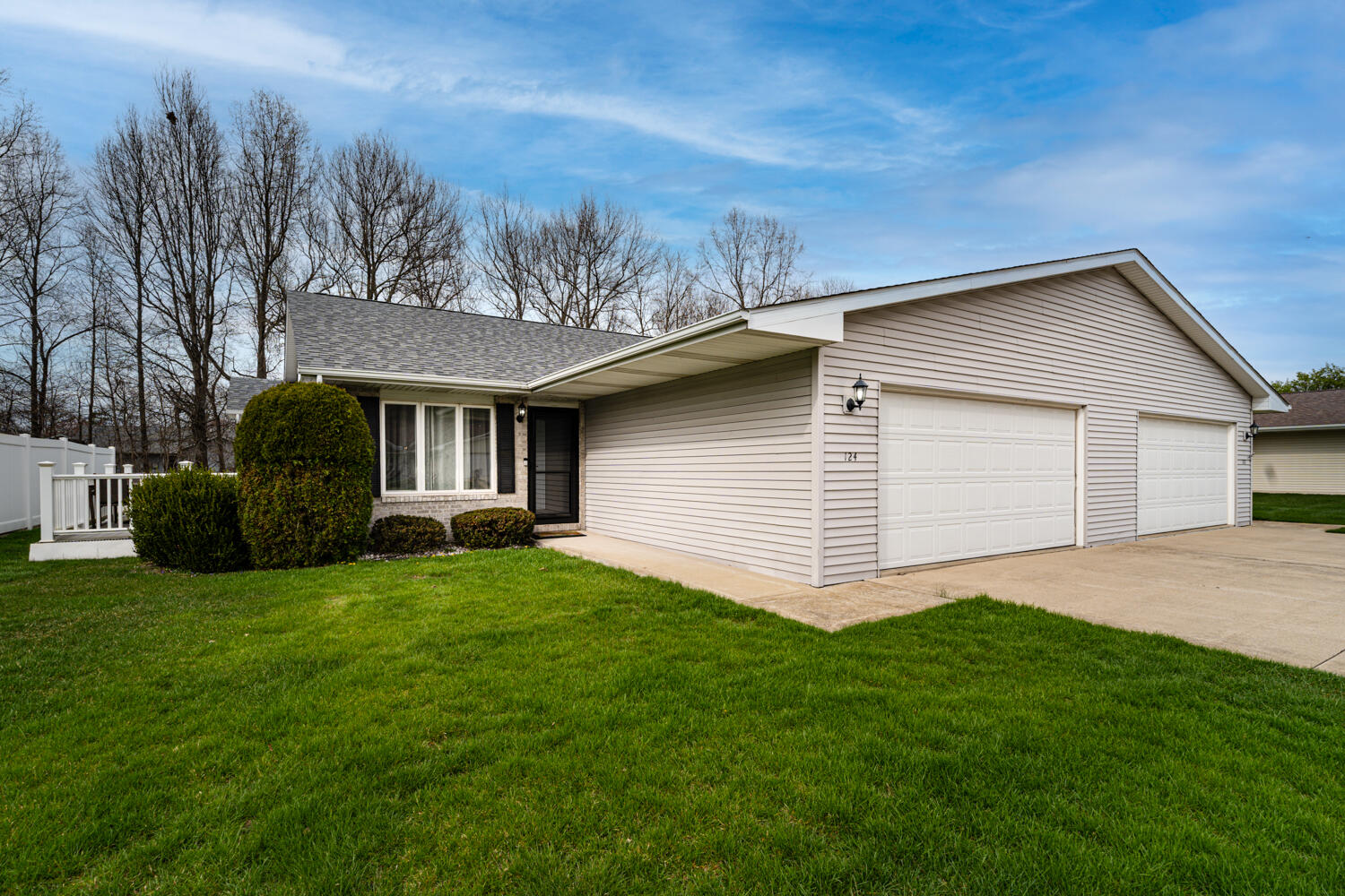 124 Riviera Drive Michigan City, IN 46360 - Photo 1 of 21 1500x1000