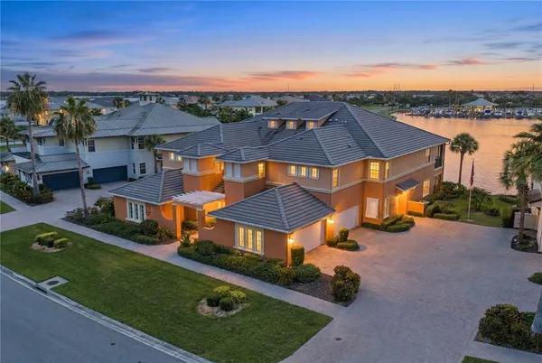 $569,000 | 1139 Riverscape Street, Unit 2, Bradenton, FL 34208