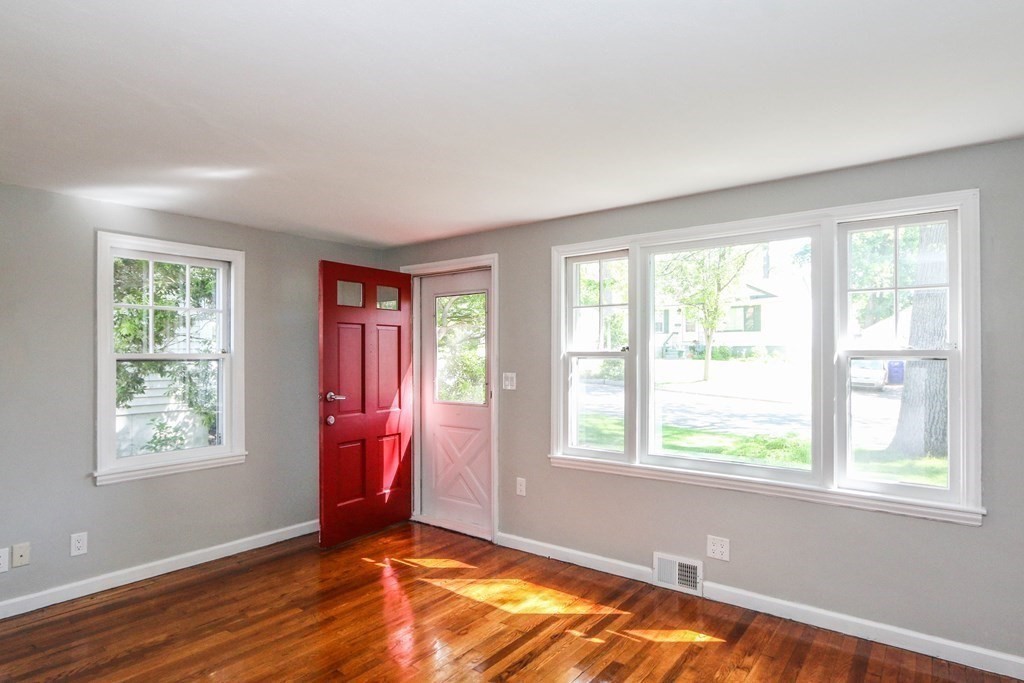 248 Shawmut Street Springfield, MA 01108 - Photo 2 of 30