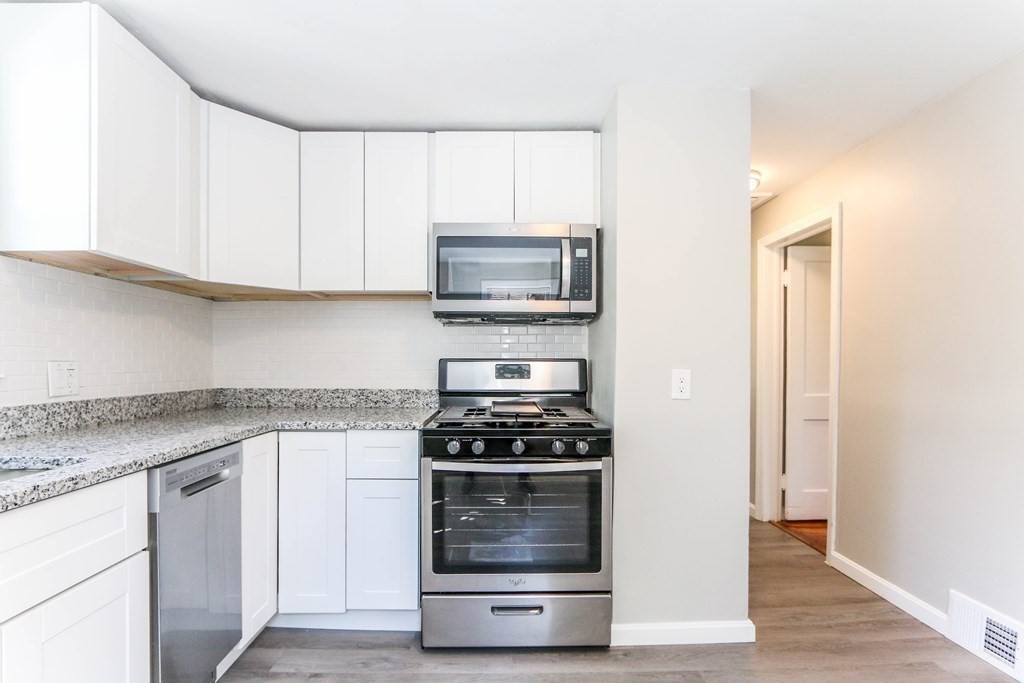 248 Shawmut Street Springfield, MA 01108 - Photo 8 of 30