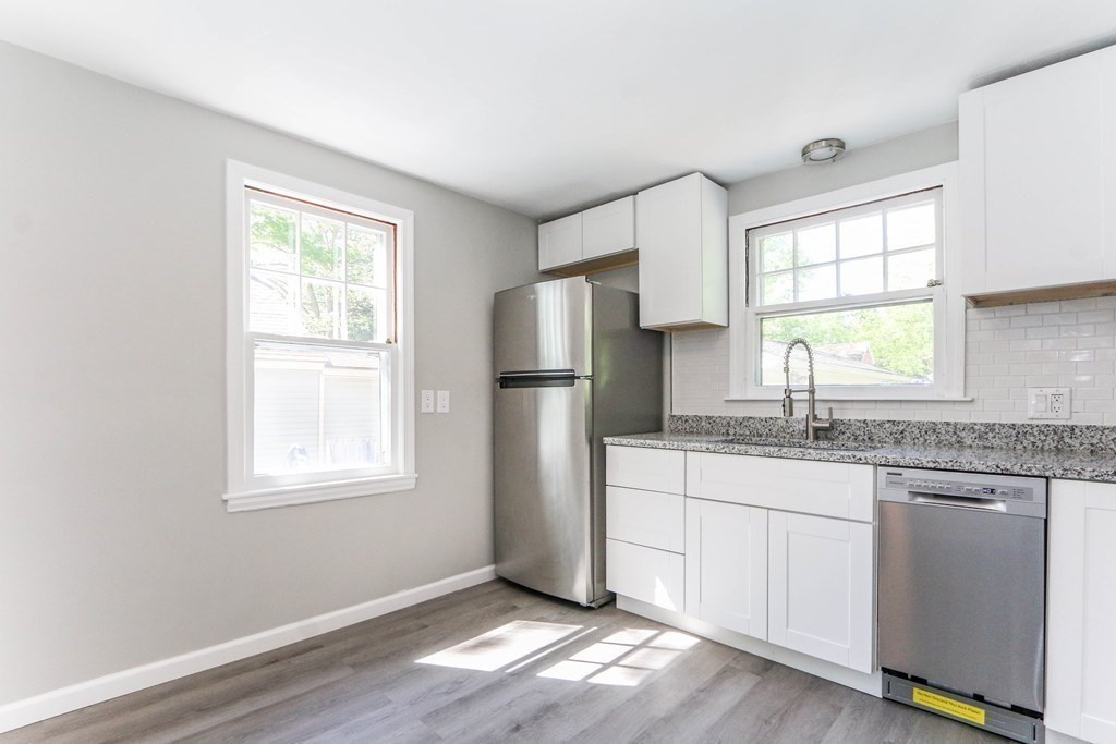 248 Shawmut Street Springfield, MA 01108 - Photo 10 of 30
