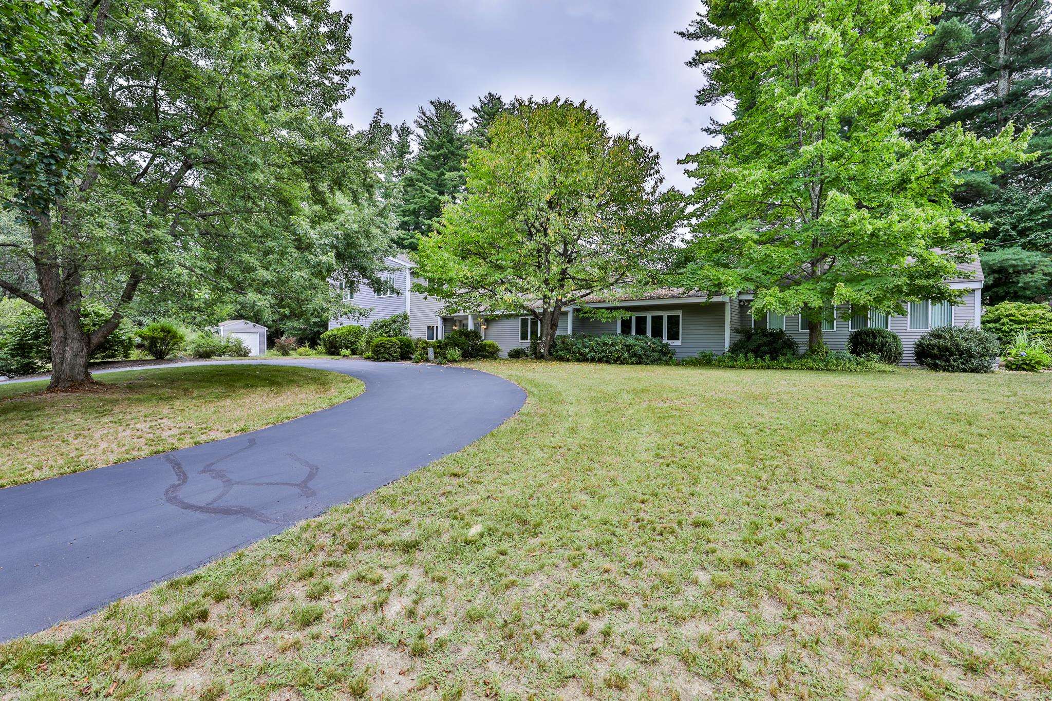 62 Plummer Road Bedford, NH 03110 - Photo 3 of 34 Gallery Image 3
