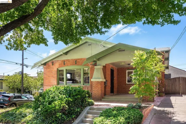 $899,000 | 2350 Spaulding Avenue, Berkeley, CA 94703