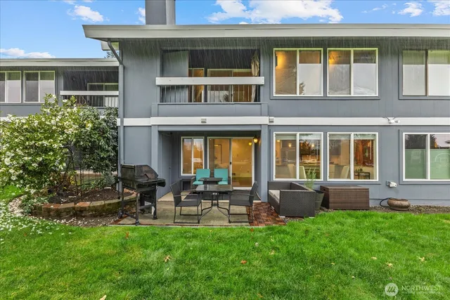 $3,150 | 11120 Northeast 68th Street, Unit B105, Kirkland, WA 98033