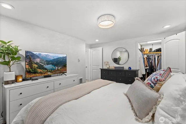 $3,150 | 11120 Northeast 68th Street, Unit B105, Kirkland, WA 98033