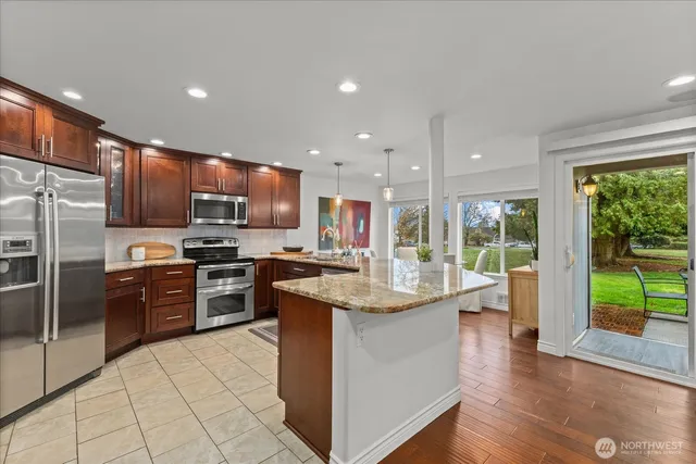 $3,150 | 11120 Northeast 68th Street, Unit B105, Kirkland, WA 98033