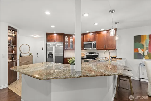 $3,150 | 11120 Northeast 68th Street, Unit B105, Kirkland, WA 98033