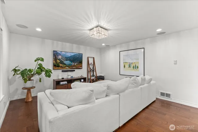 $3,150 | 11120 Northeast 68th Street, Unit B105, Kirkland, WA 98033