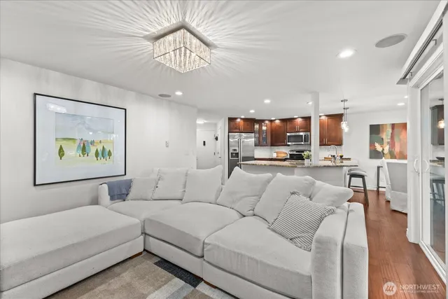 $3,150 | 11120 Northeast 68th Street, Unit B105, Kirkland, WA 98033