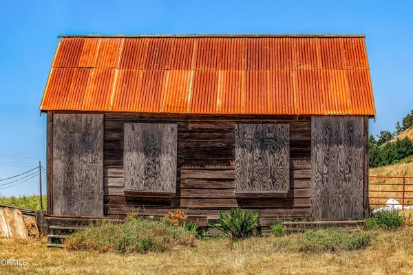 a view of an indoor space