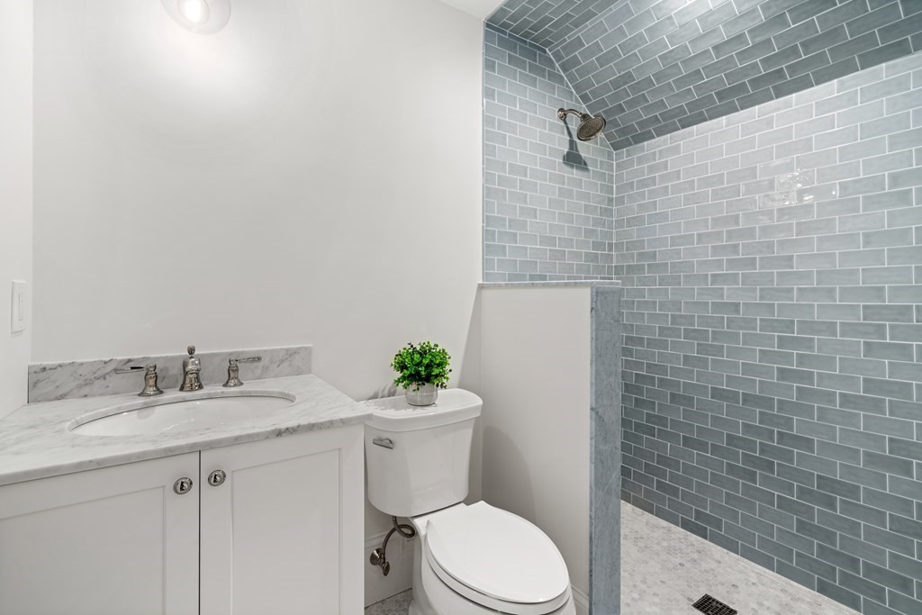 137 Intervale Road Newton, MA 02467 - Photo 28 of 41