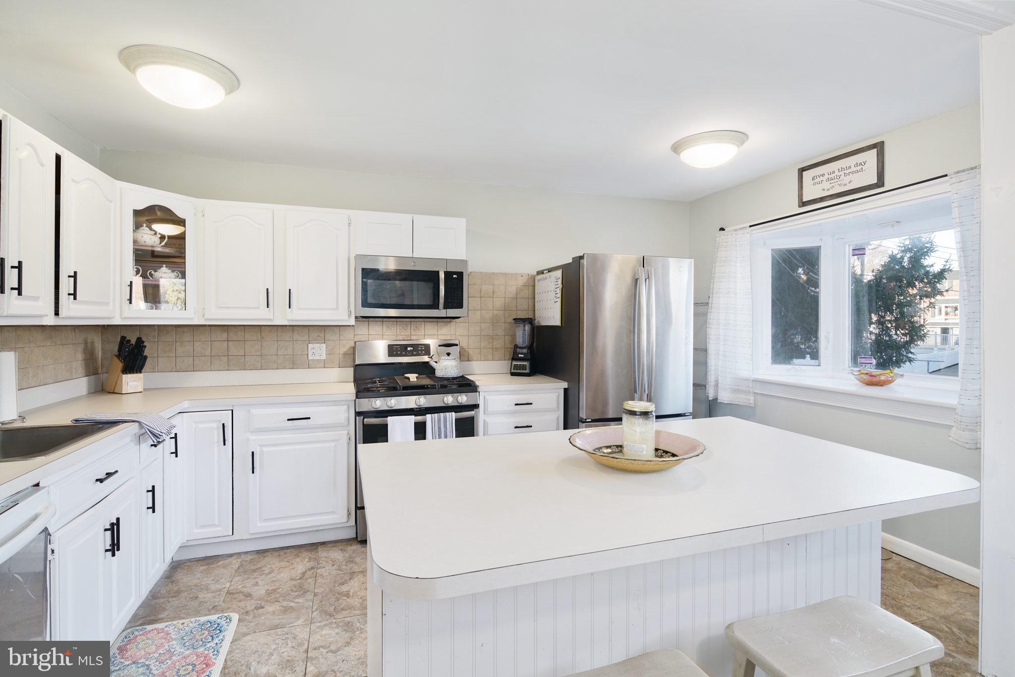 12700 Elnora Road Philadelphia, PA 19154 - Photo 13 of 35
