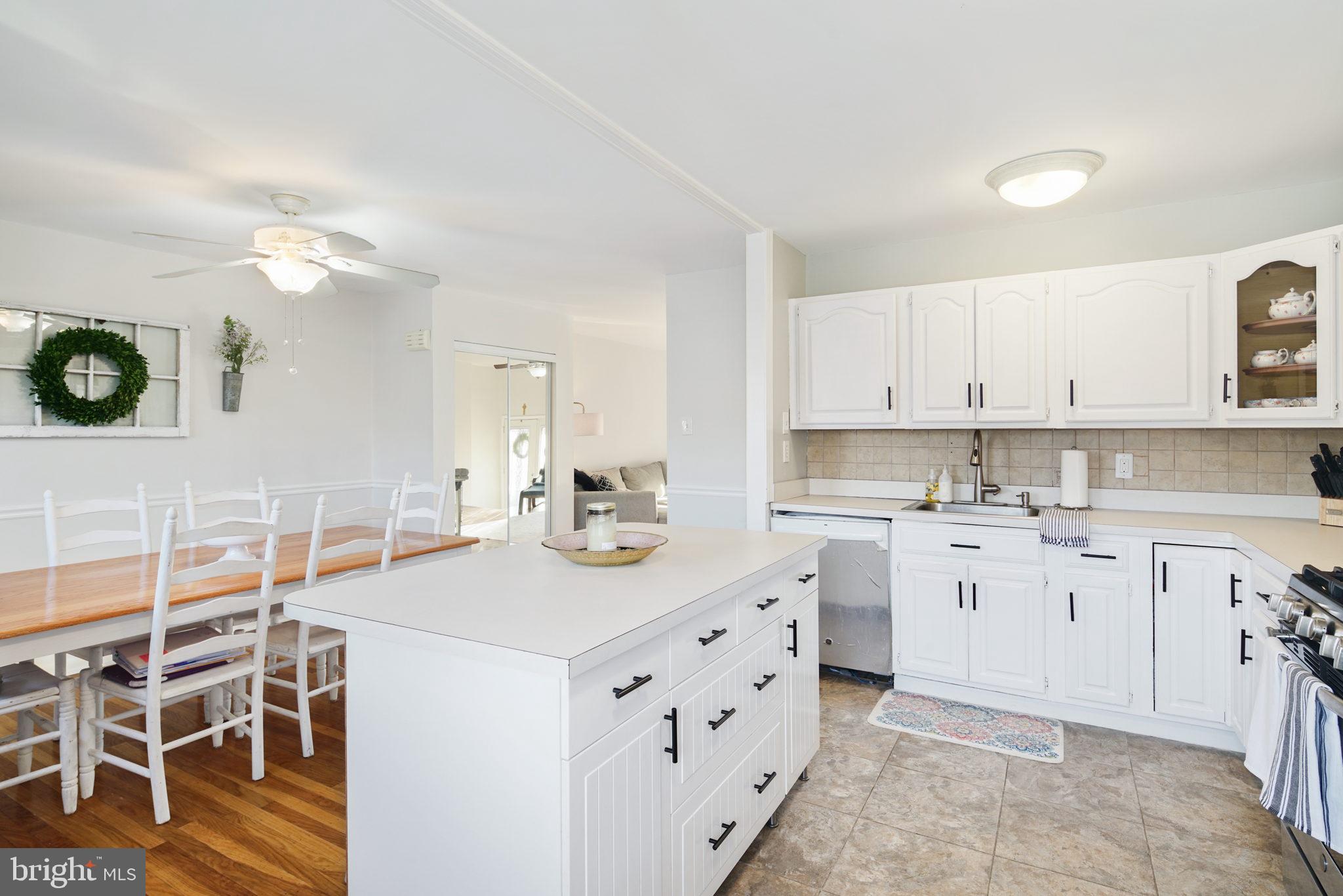 12700 Elnora Road Philadelphia, PA 19154 - Photo 15 of 35
