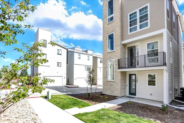 a view of a back yard of the house
