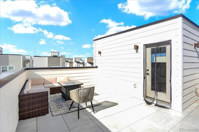 a view of a white building