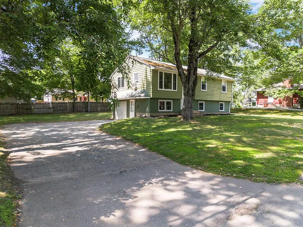 $298,000 | 10 East Avenue, Lisbon, ME 04252