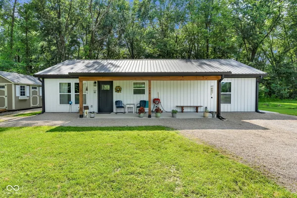 $199,900 | 348 North Virgil Street, Jasonville, IN 47438