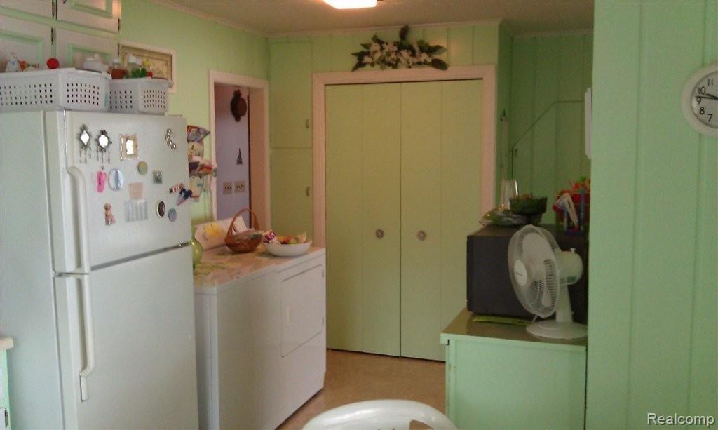 4548 Port Austin Road Caseville, MI 48725 - Photo 4 of 15 Kitchen 2.jpg