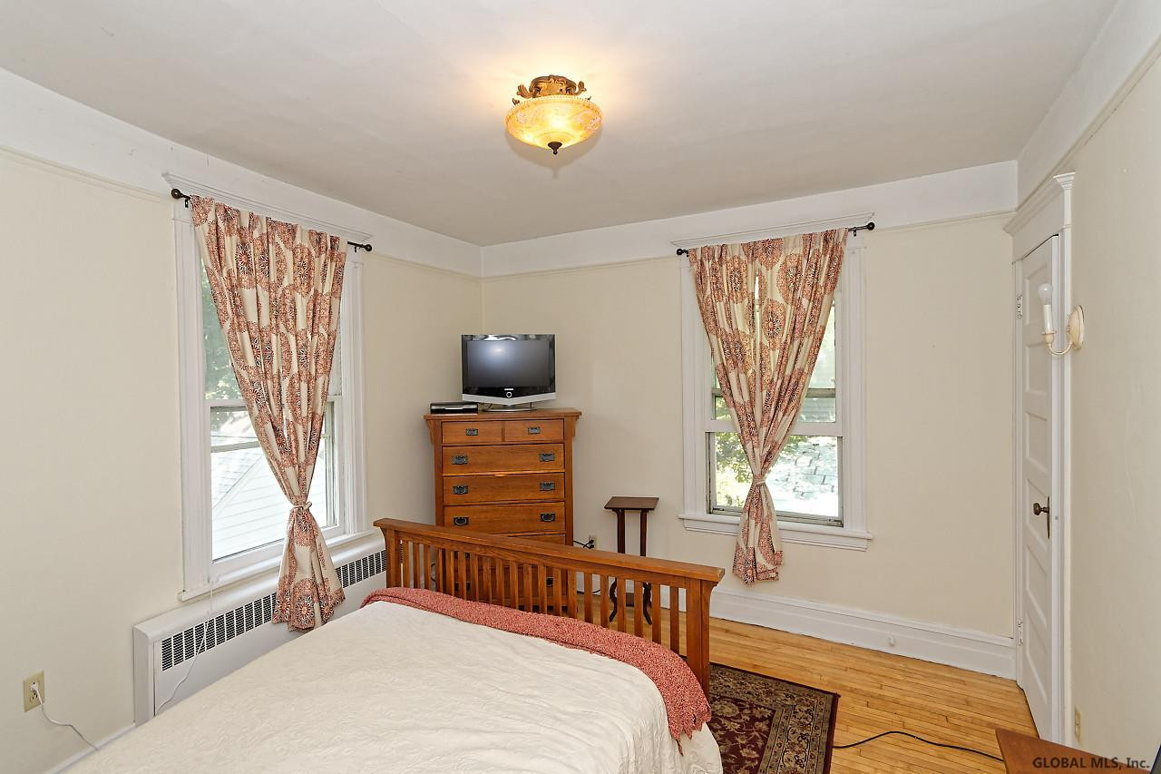 1172 Rugby Road Schenectady, NY 12308 - Photo 26 of 43 Photo 26