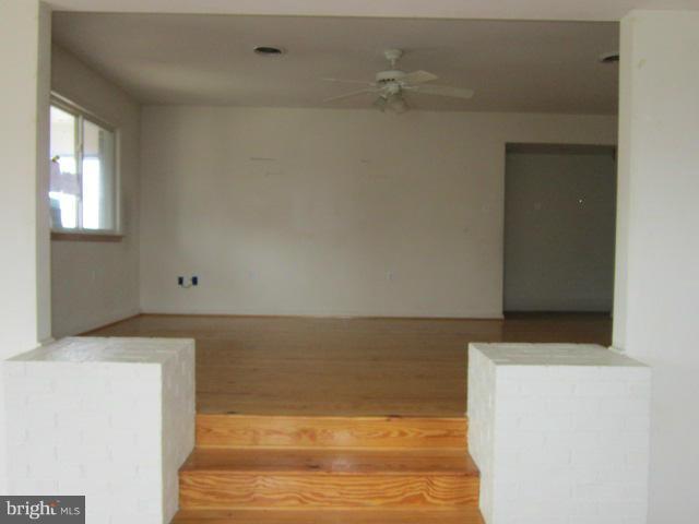 9649 Winchester Grade Road Berkeley Springs, WV 25411 - Photo 2 of 14 Living Room