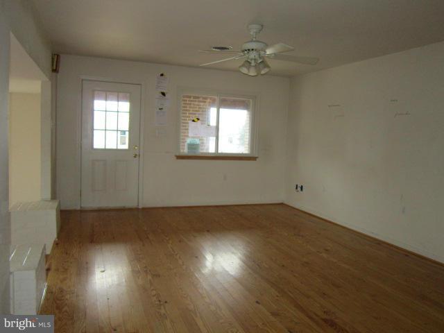 9649 Winchester Grade Road Berkeley Springs, WV 25411 - Photo 3 of 14 Living Room
