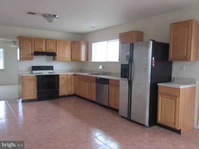 9649 Winchester Grade Road Berkeley Springs, WV 25411 - Photo 4 of 14 Kitchen