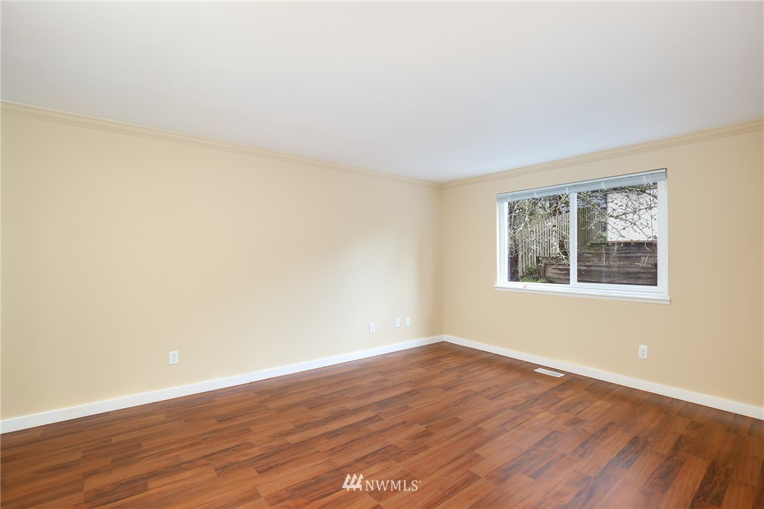 1422 Dayton Court Northeast Renton, WA 98056 - Photo 13 of 25
