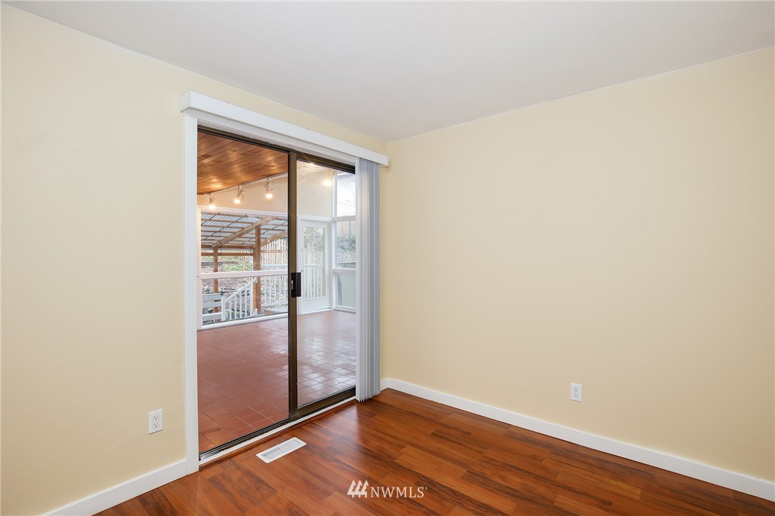 1422 Dayton Court Northeast Renton, WA 98056 - Photo 15 of 25