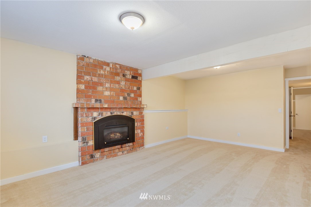 1422 Dayton Court Northeast Renton, WA 98056 - Photo 19 of 25