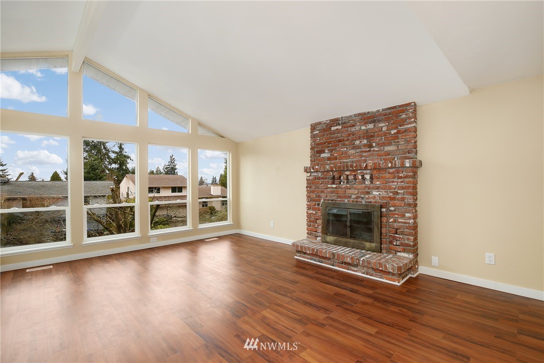 1422 Dayton Court Northeast Renton, WA 98056 - Photo 5 of 25