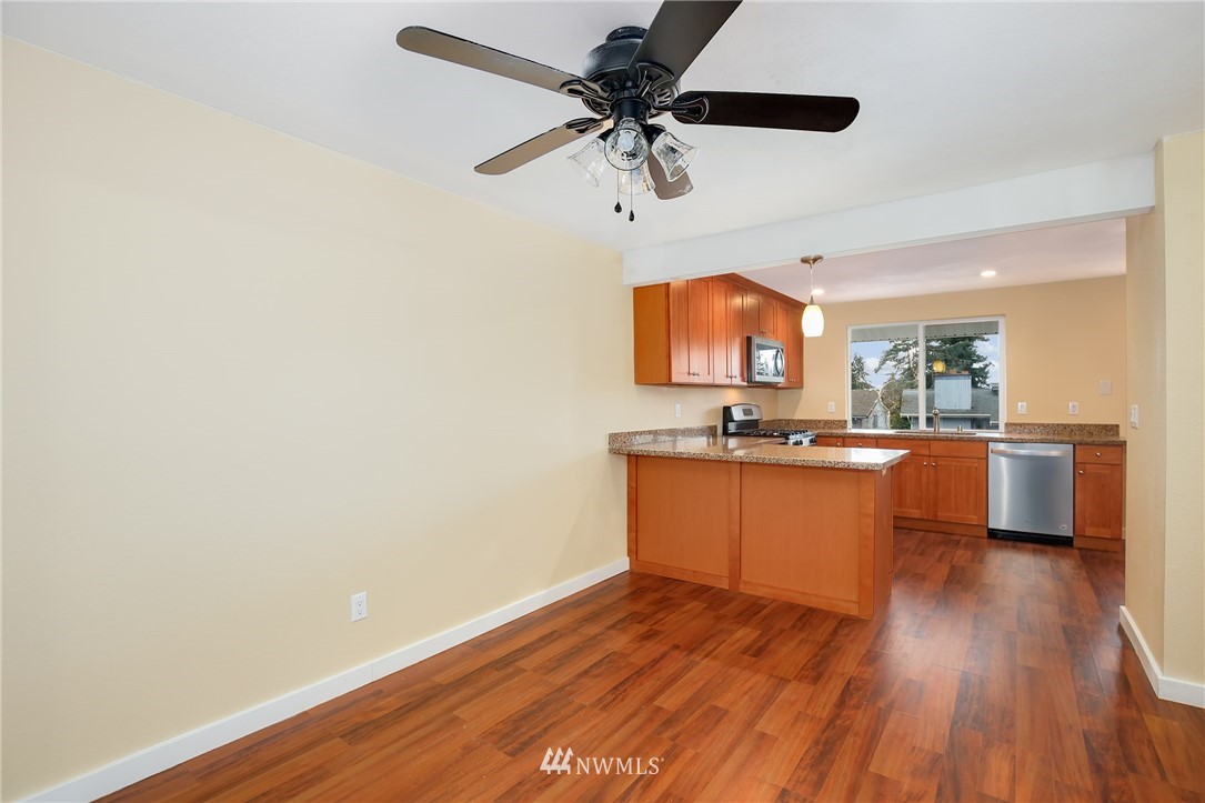 1422 Dayton Court Northeast Renton, WA 98056 - Photo 9 of 25