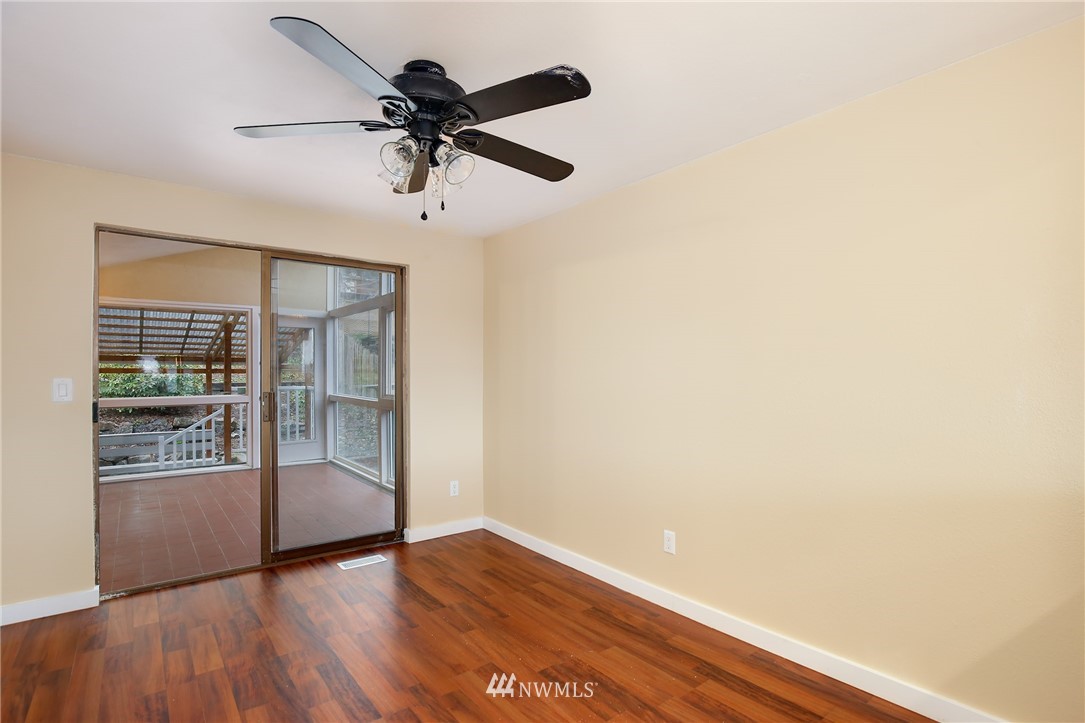 1422 Dayton Court Northeast Renton, WA 98056 - Photo 10 of 25