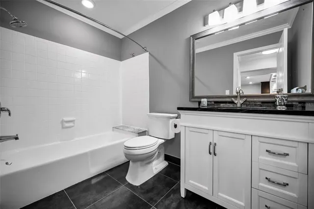 $2,500 | 100 Bluff View Drive, Unit 306C, Belleair Bluffs, FL 33770