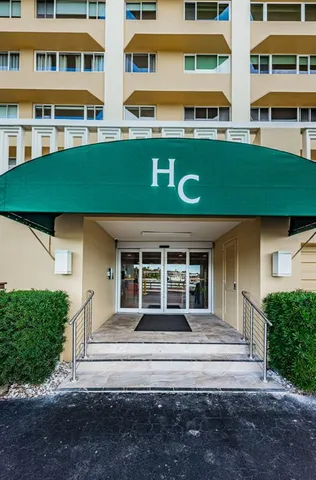 $2,500 | 100 Bluff View Drive, Unit 306C, Belleair Bluffs, FL 33770