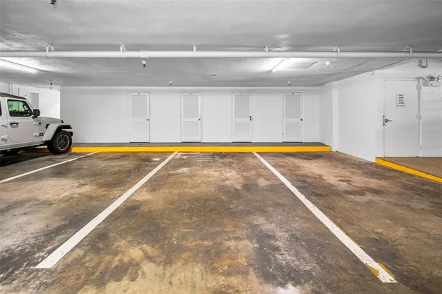 $2,500 | 100 Bluff View Drive, Unit 306C, Belleair Bluffs, FL 33770