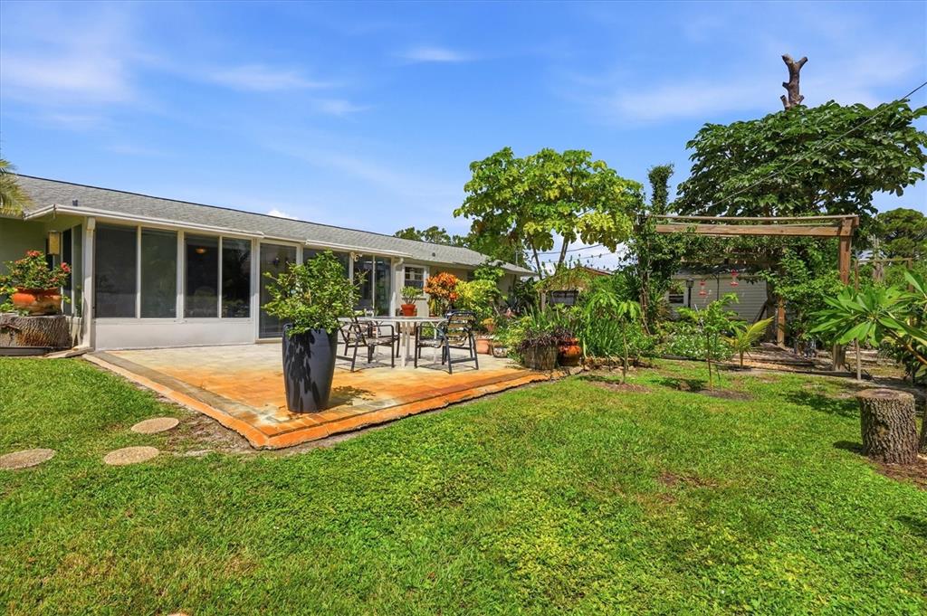 5847 Regent Road Venice, FL 34293 - Photo 30 of 54 Gallery Image 30