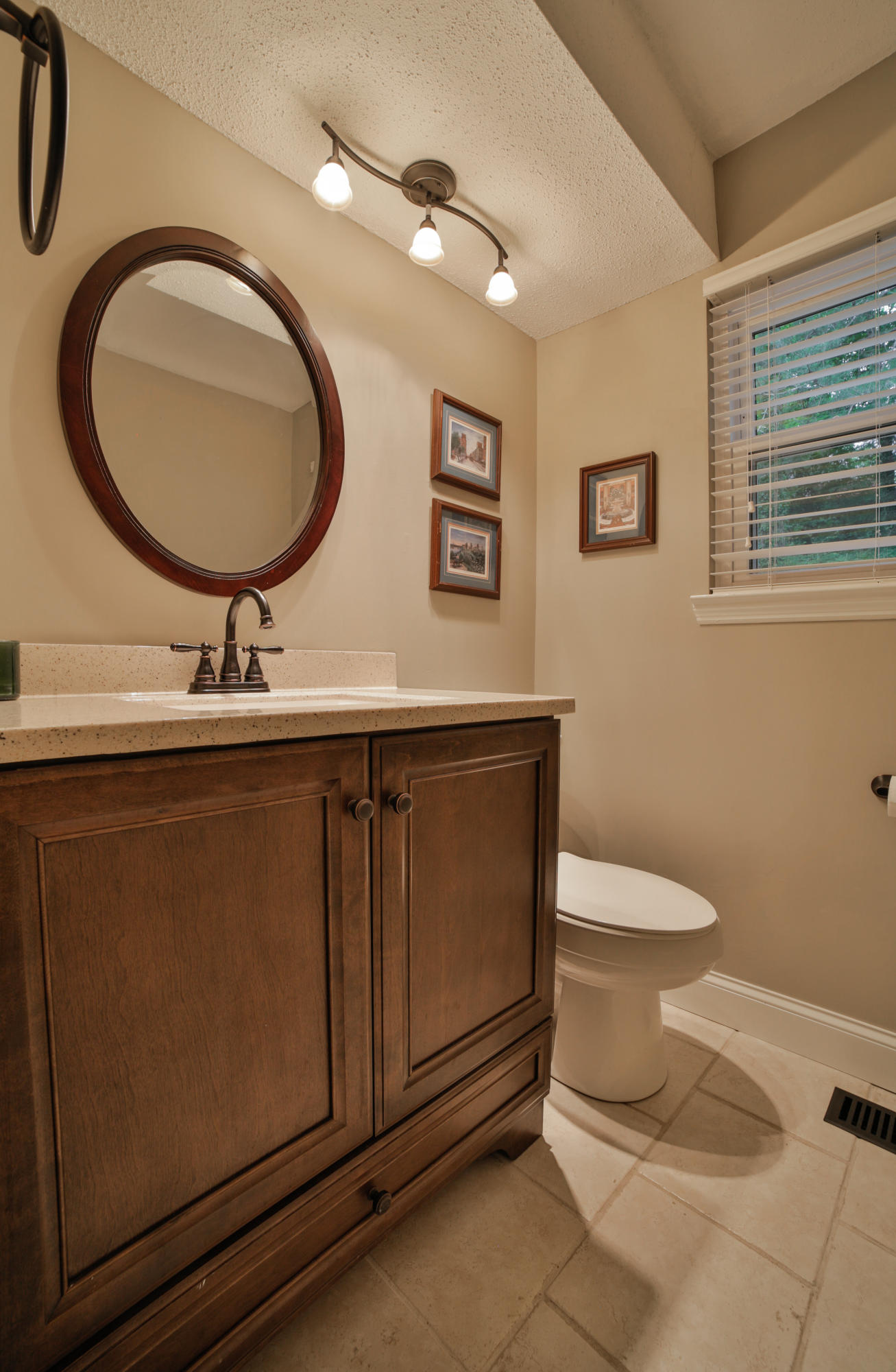 5618 Cold Springs Road Hixson, TN 37343 - Photo 15 of 30 GuestBath