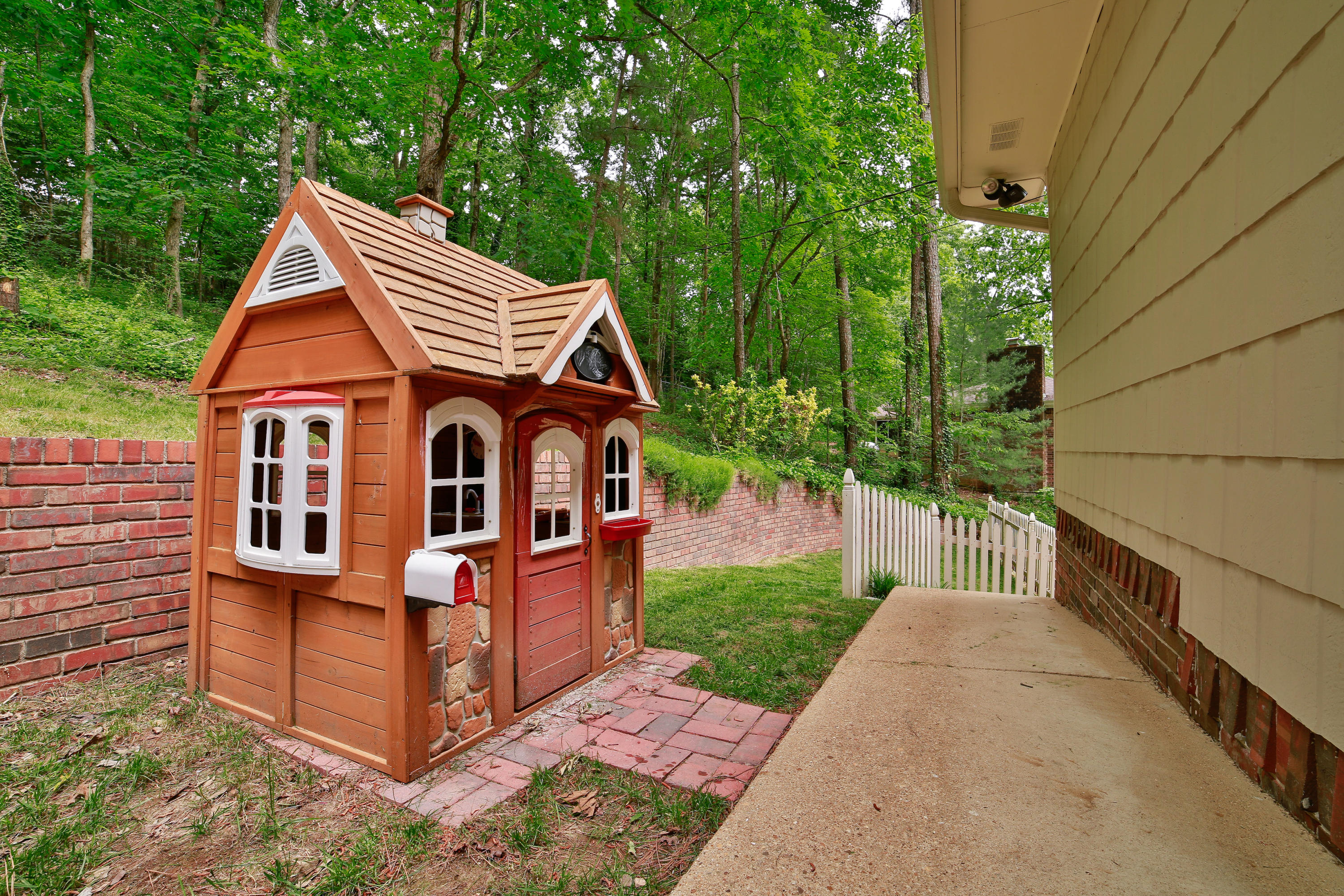 5618 Cold Springs Road Hixson, TN 37343 - Photo 26 of 30 playhouse