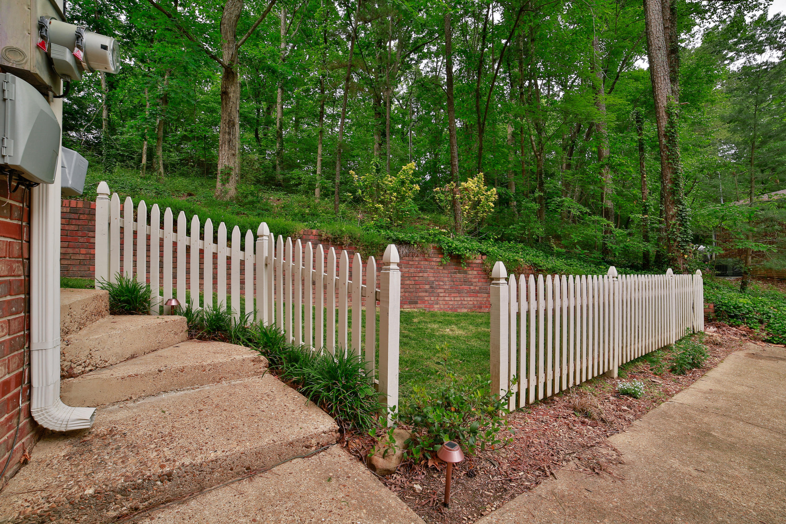 5618 Cold Springs Road Hixson, TN 37343 - Photo 29 of 30 side yard