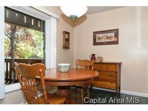 31 Country Place Springfield, IL 62703 - Photo 14 of 24