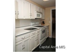 31 Country Place Springfield, IL 62703 - Photo 18 of 24