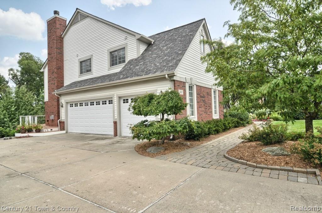 3807 Kaeleaf Road Lake Orion, MI 48360 - Photo 33 of 44 3_Car_Garage.jpg