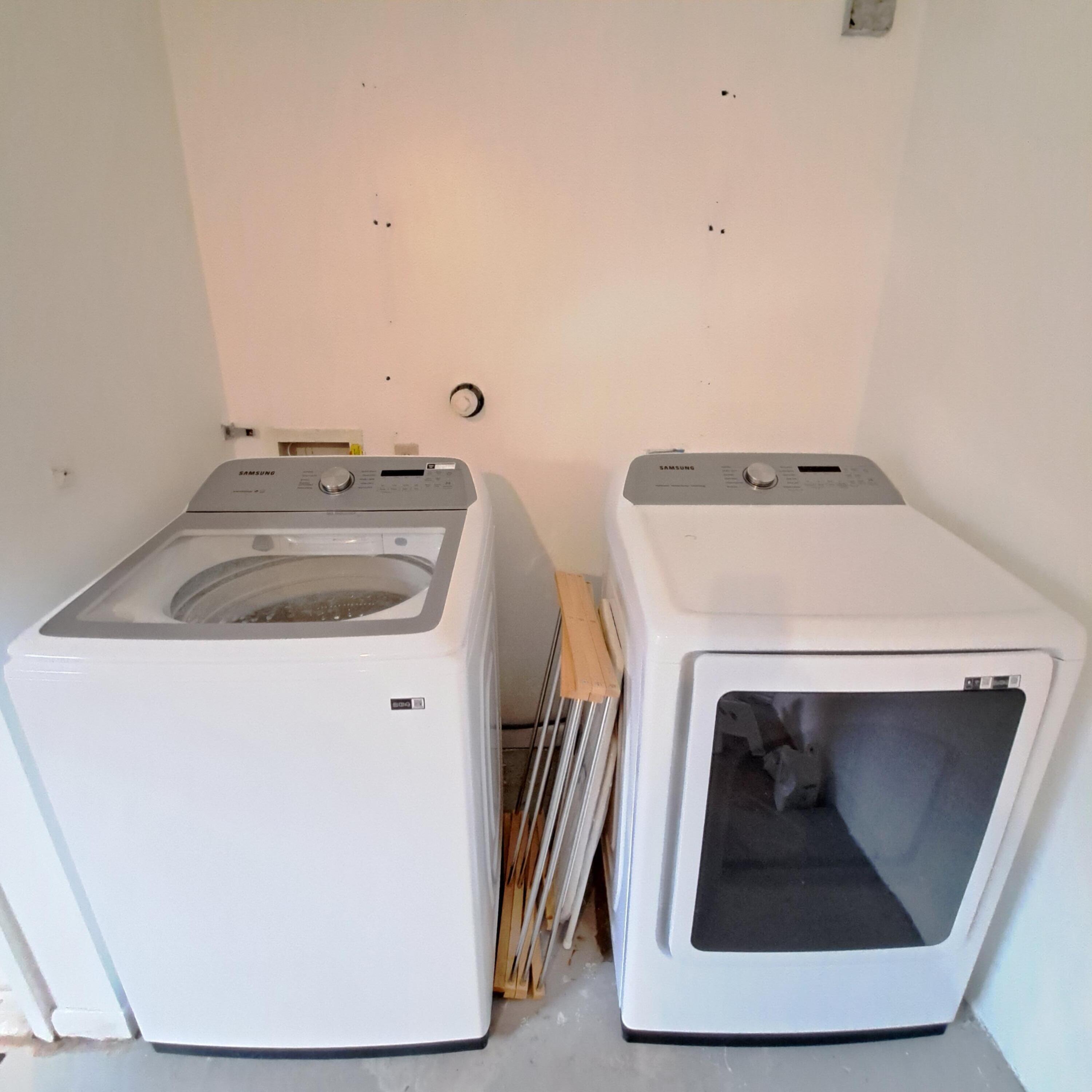 904 Ocean Dunes Circle Jupiter, FL 33477 - Photo 42 of 49 a utility room with a sink washer and dryer