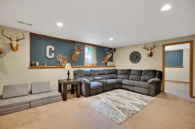 $449,900 | 680 West Main Street, Evansville, WI 53536