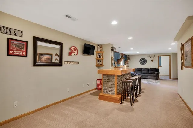 $449,900 | 680 West Main Street, Evansville, WI 53536