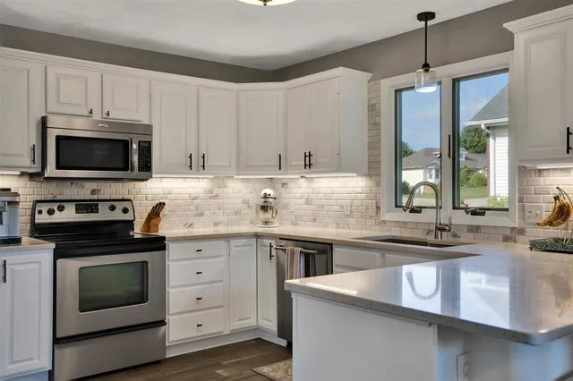 $449,900 | 680 West Main Street, Evansville, WI 53536