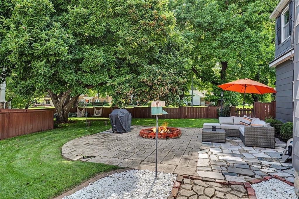 5901 Rockhill Road Kansas City, MO 64110 - Photo 26 of 29