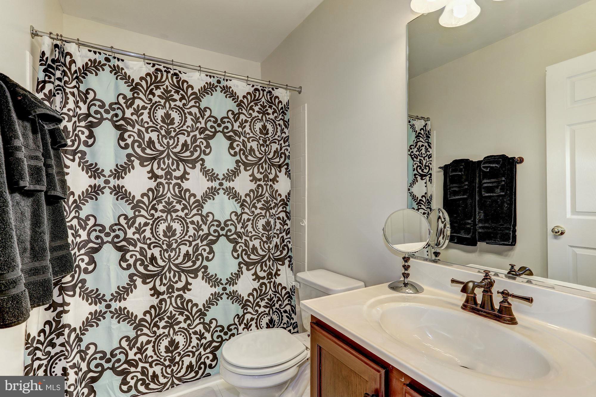 8400 Tackhouse Loop Gainesville, VA 20155 - Photo 17 of 27 Bath