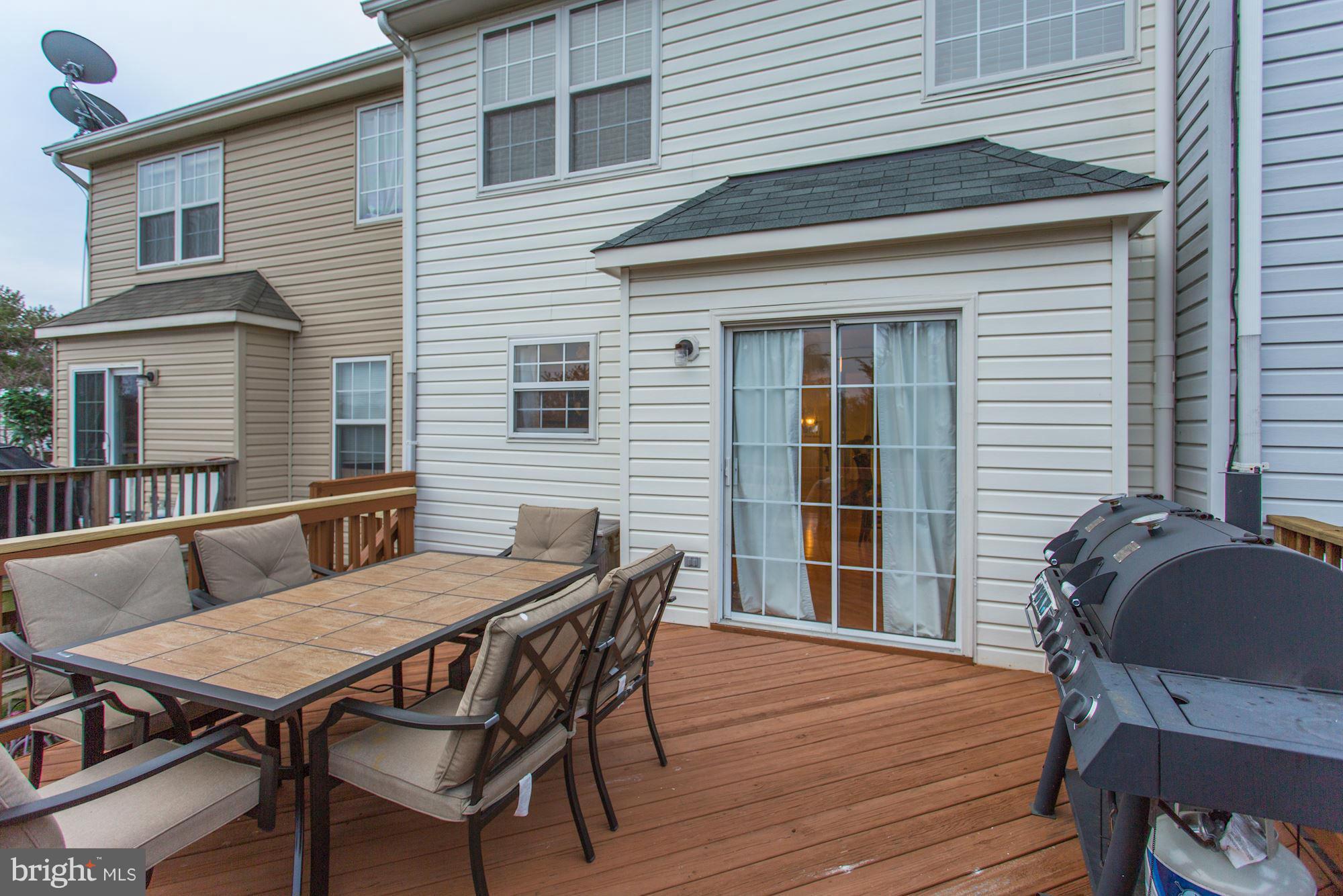 8400 Tackhouse Loop Gainesville, VA 20155 - Photo 24 of 27 Exterior (Rear)